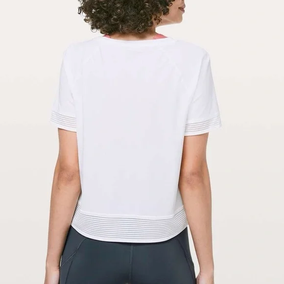 Lululemon Stripe in Stride White Short Sleeve Top 6/8 Medium - Picture 2 of 14